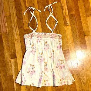 Free People feminine summery top! Gently used, great condition!